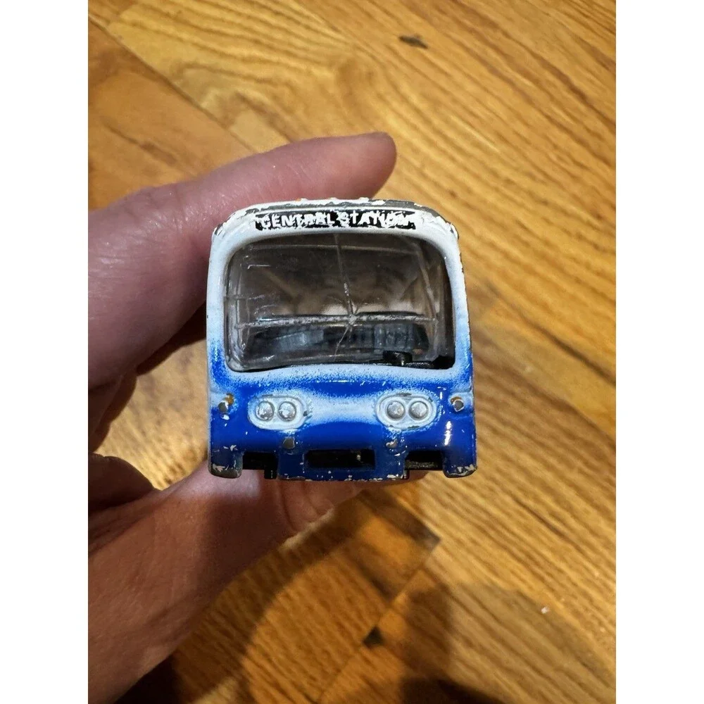 Diecast New York Bus White Blue Central Station Collectible Toy Vehicle